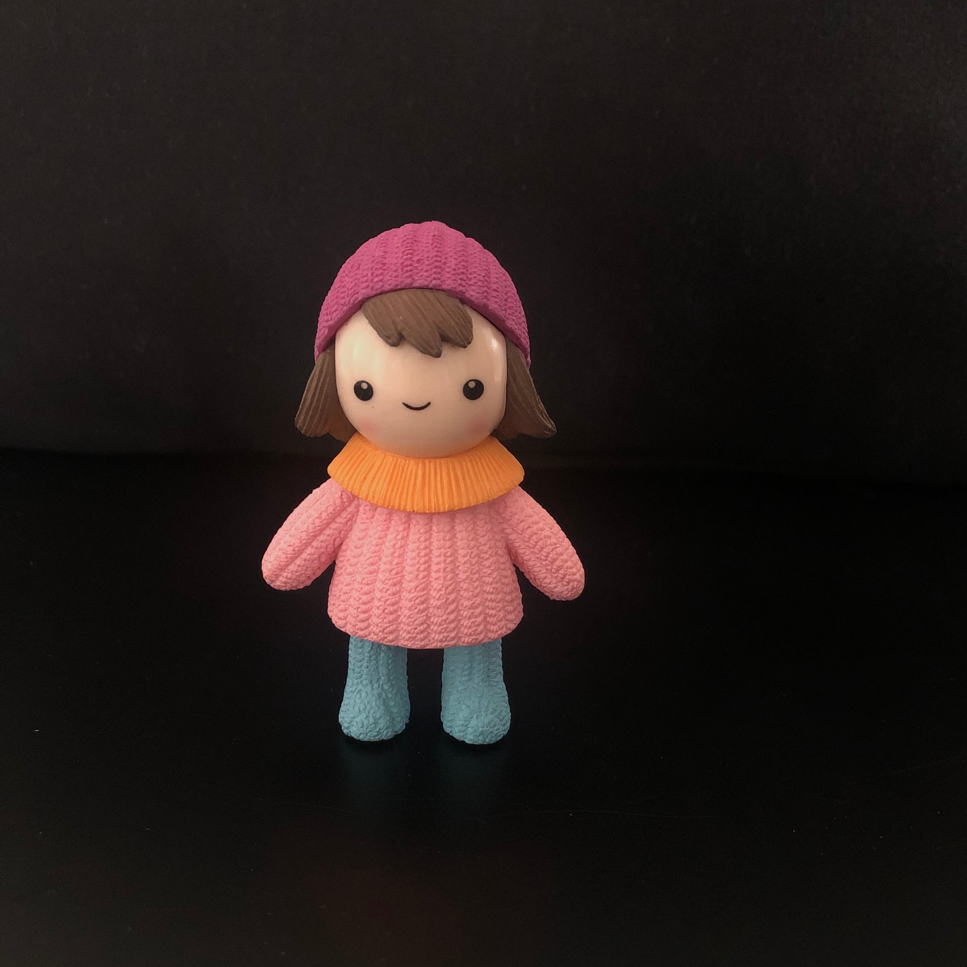 ladki, sardi, topi, garam kapde, woolens, little girl, standing, cap, sweater, muffler, beanie