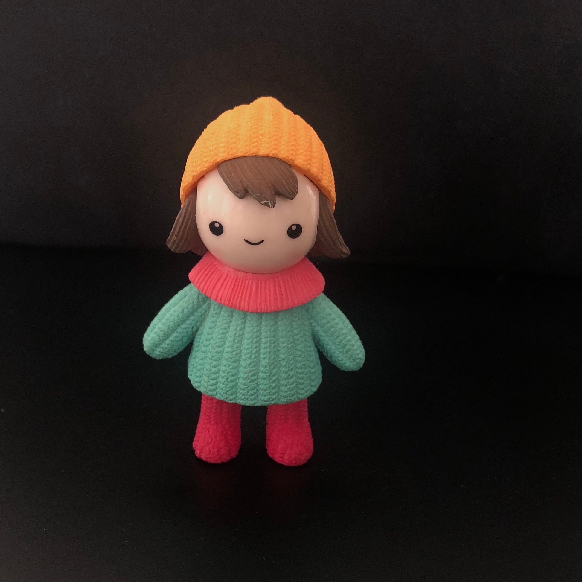 ladki, sardi, topi, garam kapde, woolens, little girl, standing, cap, sweater, muffler, beanie