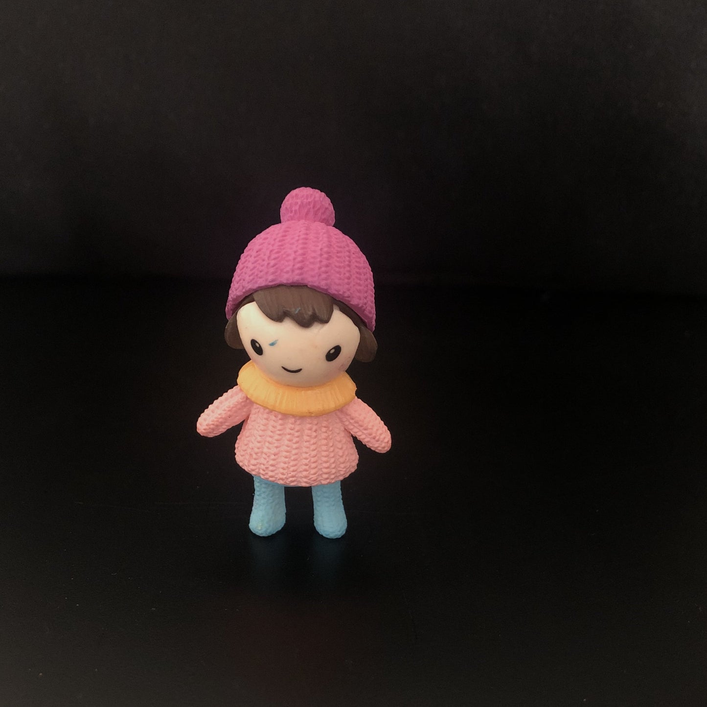 ladki, sardi, topi, garam kapde, woolens, little girl, standing, cap, sweater, muffler, winter, beanie