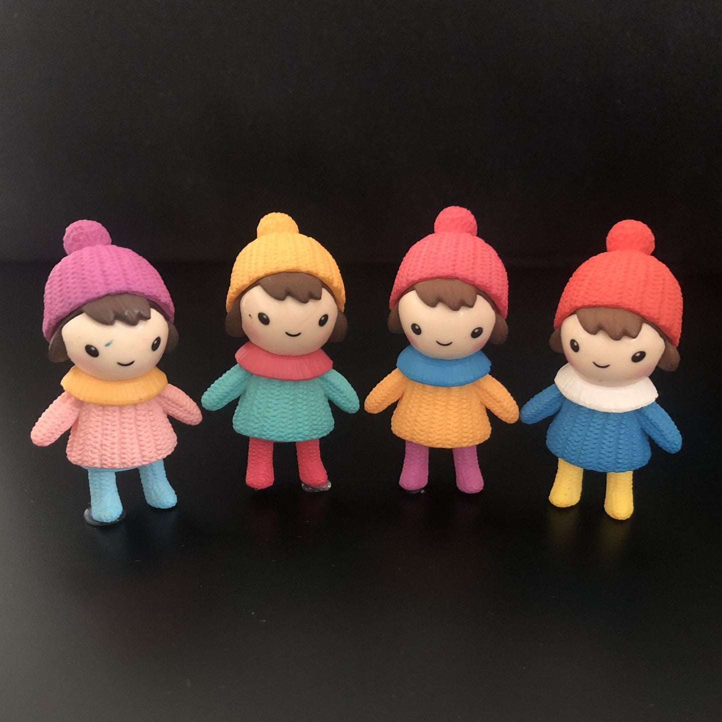 ladki, sardi, topi, garam kapde, woolens, little girl, standing, cap, sweater, muffler, winter, beanie